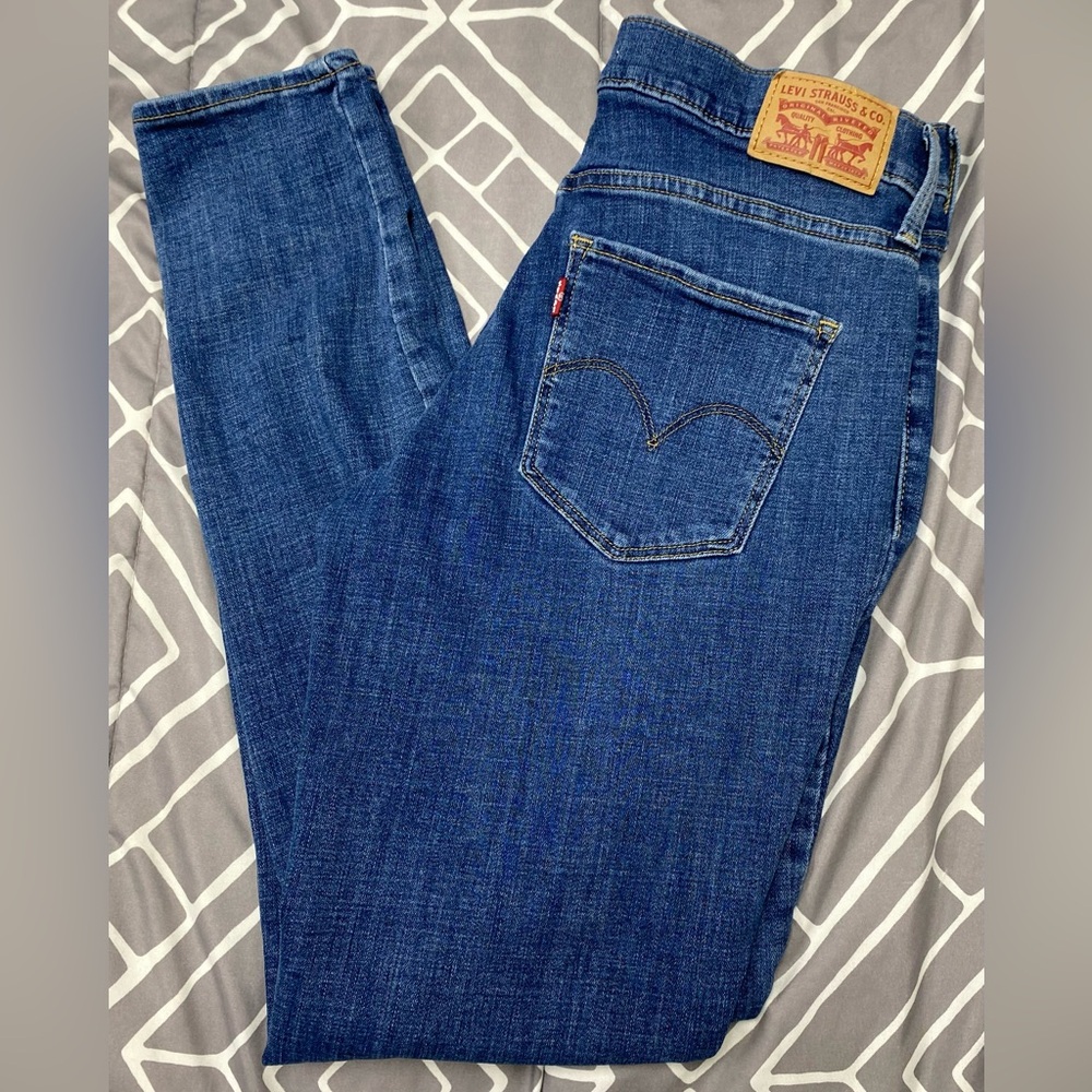 Women’s Levi Jeans